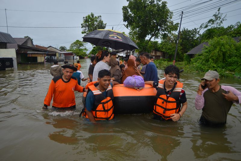 Banjir, tanah longsor tewaskan 26 orang di Indonesia, sedikitnya 6 orang hilang – 11 Maret 2024 12:48 siang